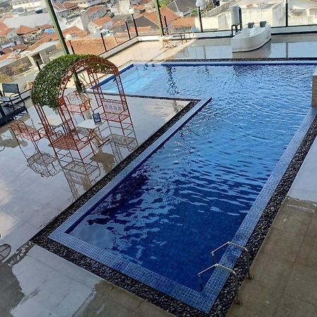 City Hotel Тасикмалая Экстерьер фото