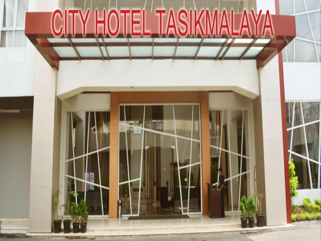 City Hotel Тасикмалая Экстерьер фото